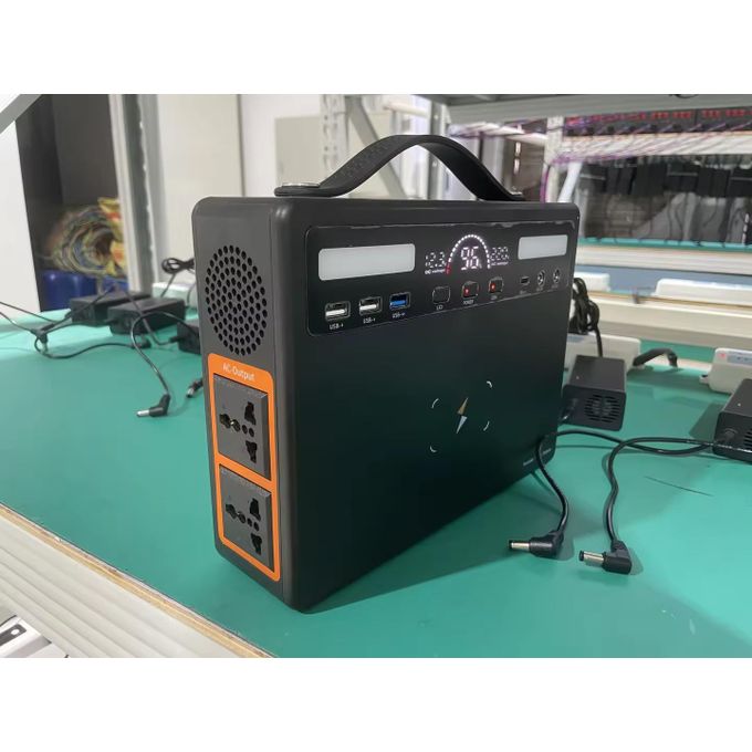 600W 518Wh Portable Power Station for Indoor and Outdoor Use – Black/White