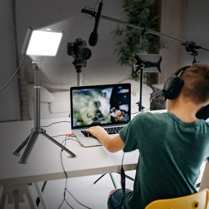 USB Lighting Setup for Live Video Streaming